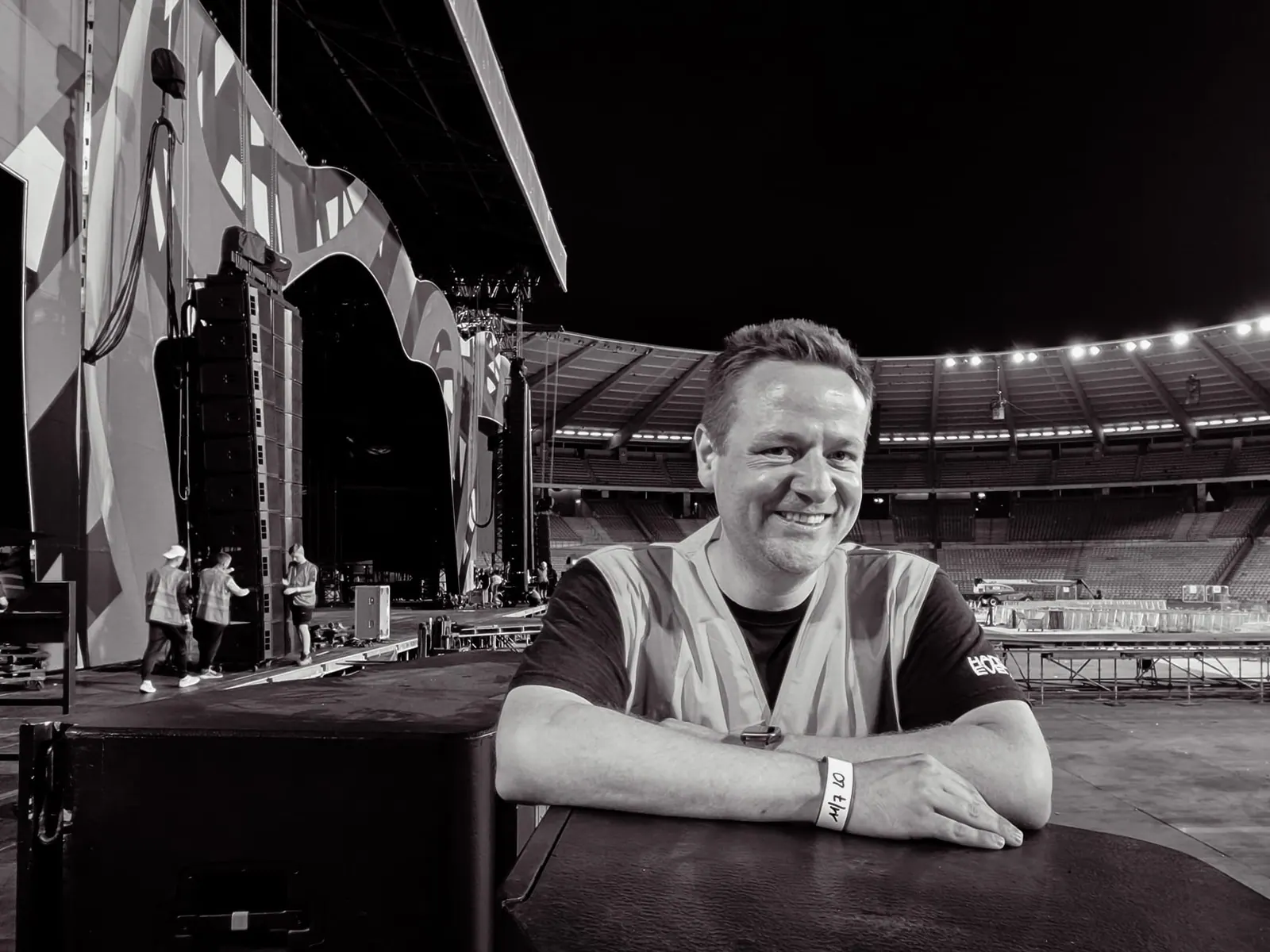 Hands 4 Events zaakvoerder backstage in een arena na load-in
